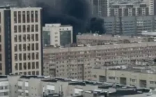Астанада салынып жатқан бес қабатты үйдің шатыры өртенді