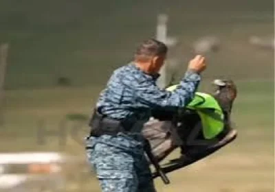 Көшпенділер ойындарында бүркіт полицейге шабуыл жасады (ВИДЕО)