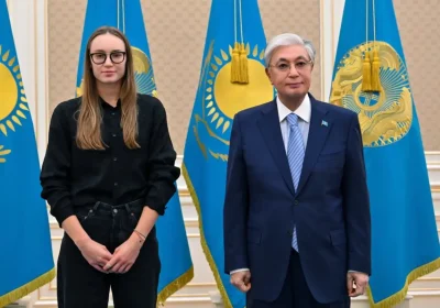 Жас өрендерге өнеге көрсетіп отырсыз: Тоқаев Елена Рыбакинамен кездесті