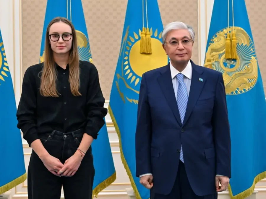 Жас өрендерге өнеге көрсетіп отырсыз: Тоқаев Елена Рыбакинамен кездесті