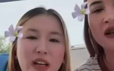 Алматыда TikTok тікелей эфирінде балағат сөздер айтқан екі қыз әкімшілік қамаққа алынды