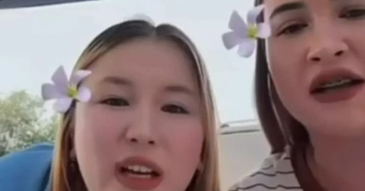 Алматыда TikTok тікелей эфирінде балағат сөздер айтқан екі қыз әкімшілік қамаққа алынды