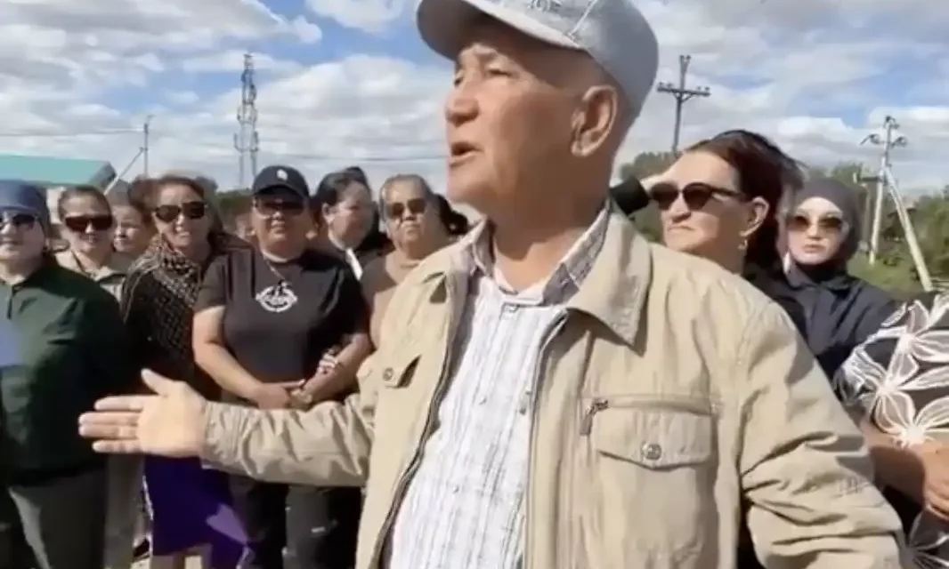 Айдалаға мектеп салып, енді «жол жоқ» дейді: Атырауда балалар автобуссыз қалды