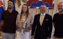 Словакия президенті Елена Рыбакинаны қабылдап, тарихи жеңісімен құттықтады