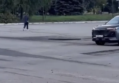 Риддерде жолды қазып, жөндеусіз қалдырған: тұрғындар шұңқырларға шағымданды