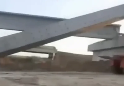 Ақтөбеде салынып жатқан көпір опырылып қалды