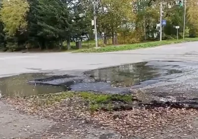 Риддерде су құбырын жөндемей тұрып, үстіне жаңа асфальт төсеп тастаған