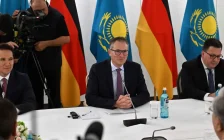 Бернд Ульбрихт корпорация бастамаларына қолдау көрсеткені үшін Мемлекет басшысына алғыс айтты