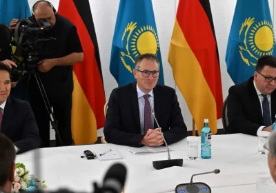 Бернд Ульбрихт корпорация бастамаларына қолдау көрсеткені үшін Мемлекет басшысына алғыс айтты
