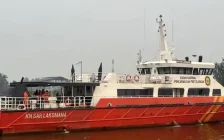 Индонезияда жолаушылар кемесі аударылып, 129 адам із-түзсіз жоғалды