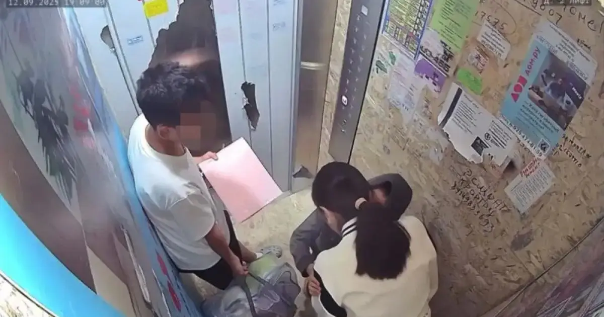 Бурятияда түсірілген видео Қазақстанда тарап кетті: анасын перзентханаға шығарып салған балалар
