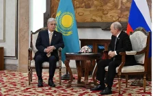 Тоқаев ШЫҰ саммитінде Путинмен кездесті