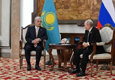 Тоқаев ШЫҰ саммитінде Путинмен кездесті