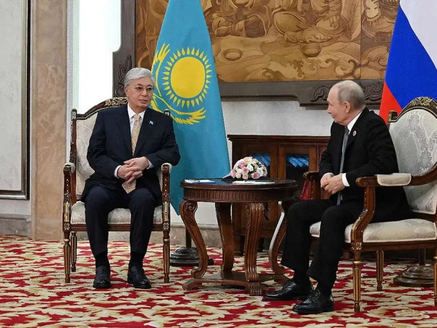 Тоқаев ШЫҰ саммитінде Путинмен кездесті