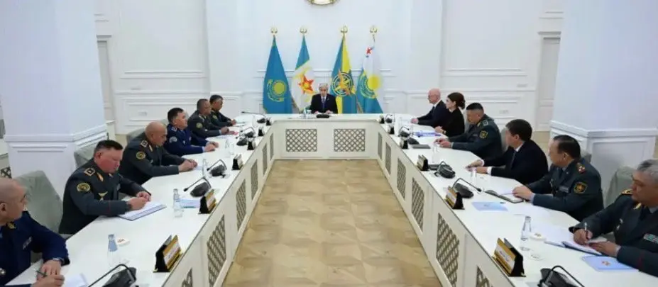 Тоқаев Қорғаныс министрлігінде кешенді тексеру басталғанын және жаңа министрді таныстырды