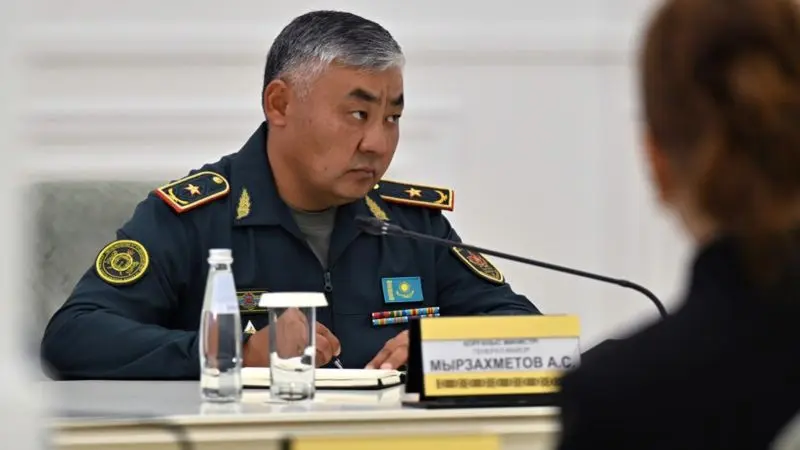 Жаңа министр, жаңа міндеттер: Айдос Мырзахметов әскерге қандай бағыт әкелуі мүмкін?