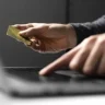 Көкшетау тұрғыны алаяқтарға 10 млн теңгеден астам ақшасын беріп қойған