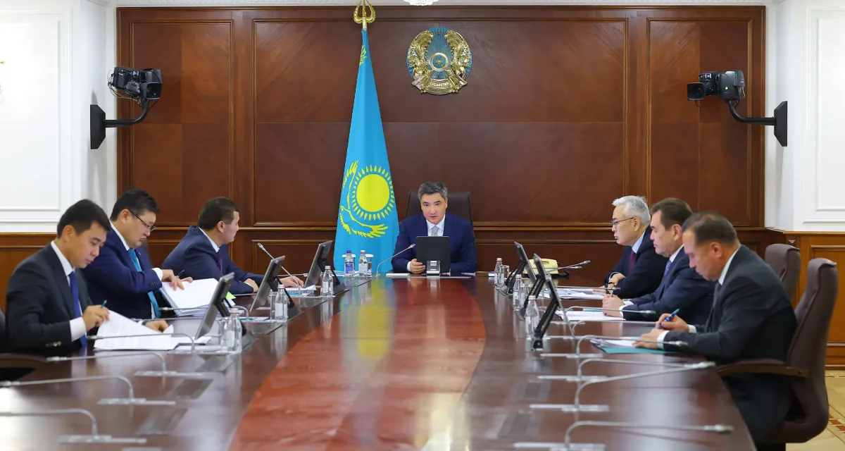 Олжас Бектенов жылыту маусымына дайындық барысы жөнінде кеңес өткізді