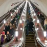 Семейдегі сауда орталығында жас келіншектің аяғын эскалатор қысып қалды