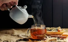 Ыстық шай өңеш обыры қаупін арттырады – Денсаулық сақтау министрлігі ескерту жасады