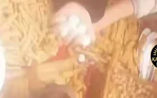 Астанадағы жаңа дүкен ашылуында фуршет үстелі сынып, қонақтар арасында қарбалас туды