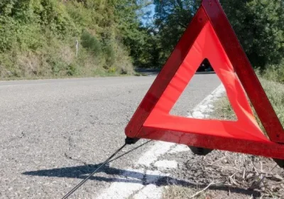 Автобуста 55 жолаушы болған: қиылыста бағдаршамды өтіп кеткен көлік соқтығысып, ер адам қаза тапты