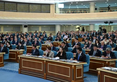 Тоқаев: ең төменгі жалақы 100 мың теңгеге, медиктерге 40%-ға өседі