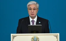 Тоқаев мұғалімдерді кәсіби мерекесімен құттықтады