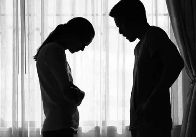 Талдықорғанда ер адам әйелін ұрып, көршілеріне суық қарумен тап берген