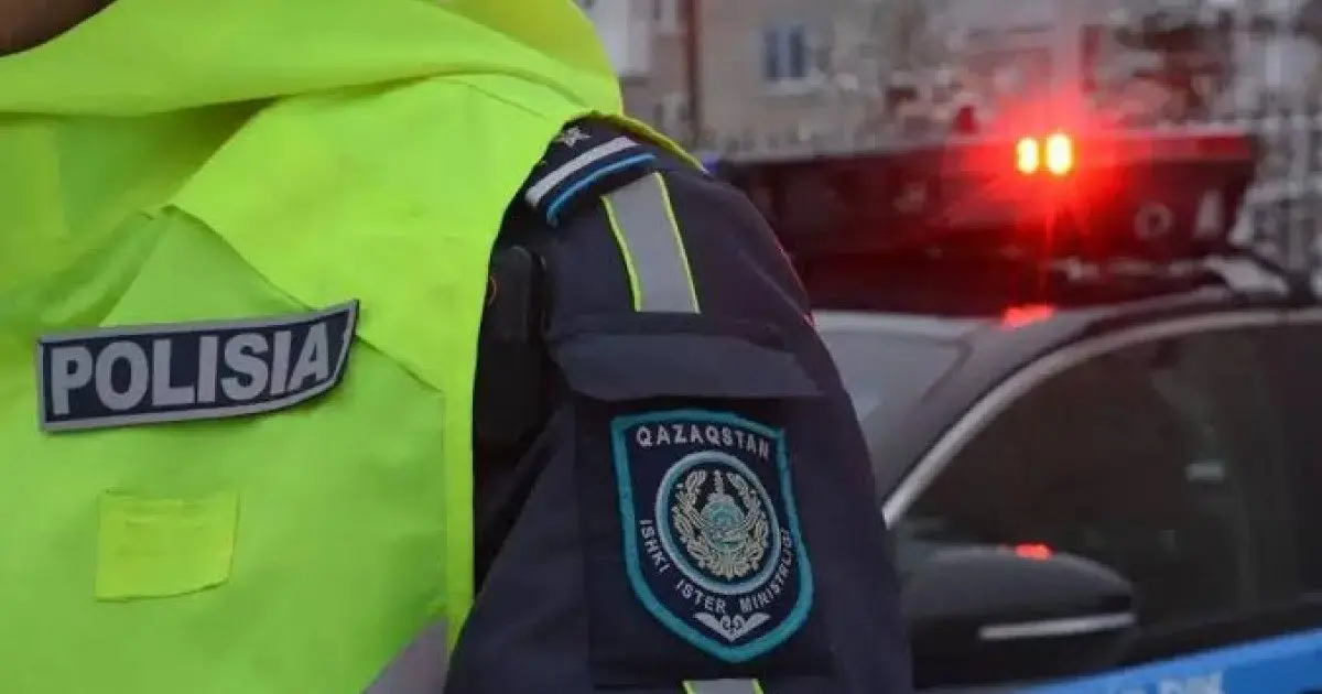 Астанада полицей басынан жарақат алған азаматты ауруханаға жедел жеткізуге көмектесті