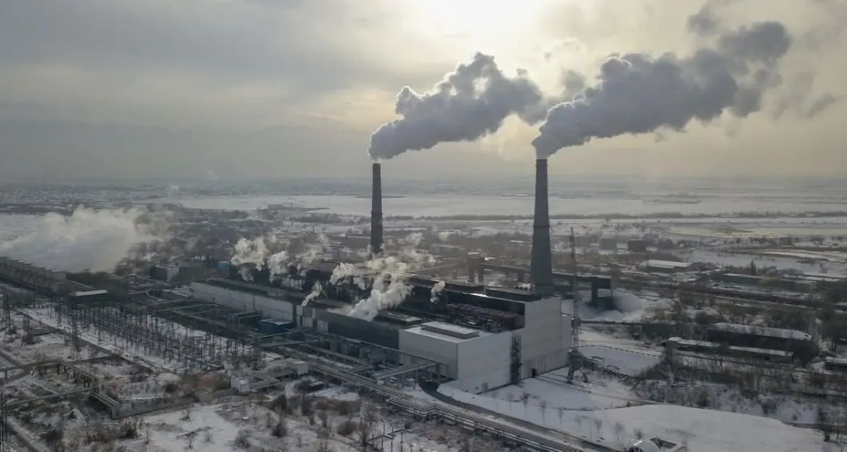 Алматы әкімдігі жылу болмаған жағдайда қайда жүгіну керектігін еске салды