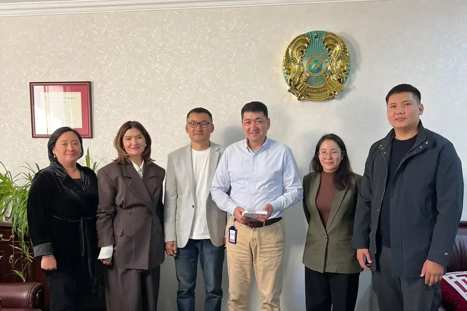 Мейіржан Әуелханұлы ХАТУ студенттерімен жасанды интеллект туралы кездесті