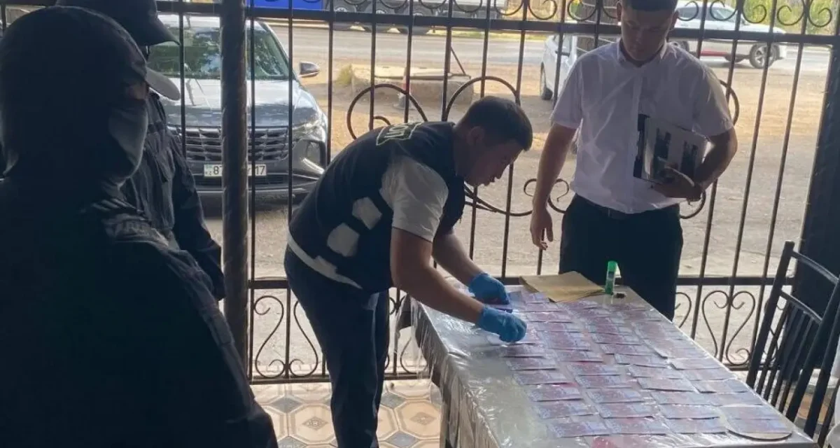 Қорқытып, ақша талап етті: Түркістан облысында күдікті жігіт ұсталды