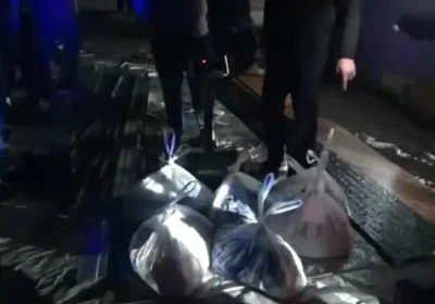Түркістан облысында үй жөндеу кезінде пакеттерге салынған миллиондар табылды