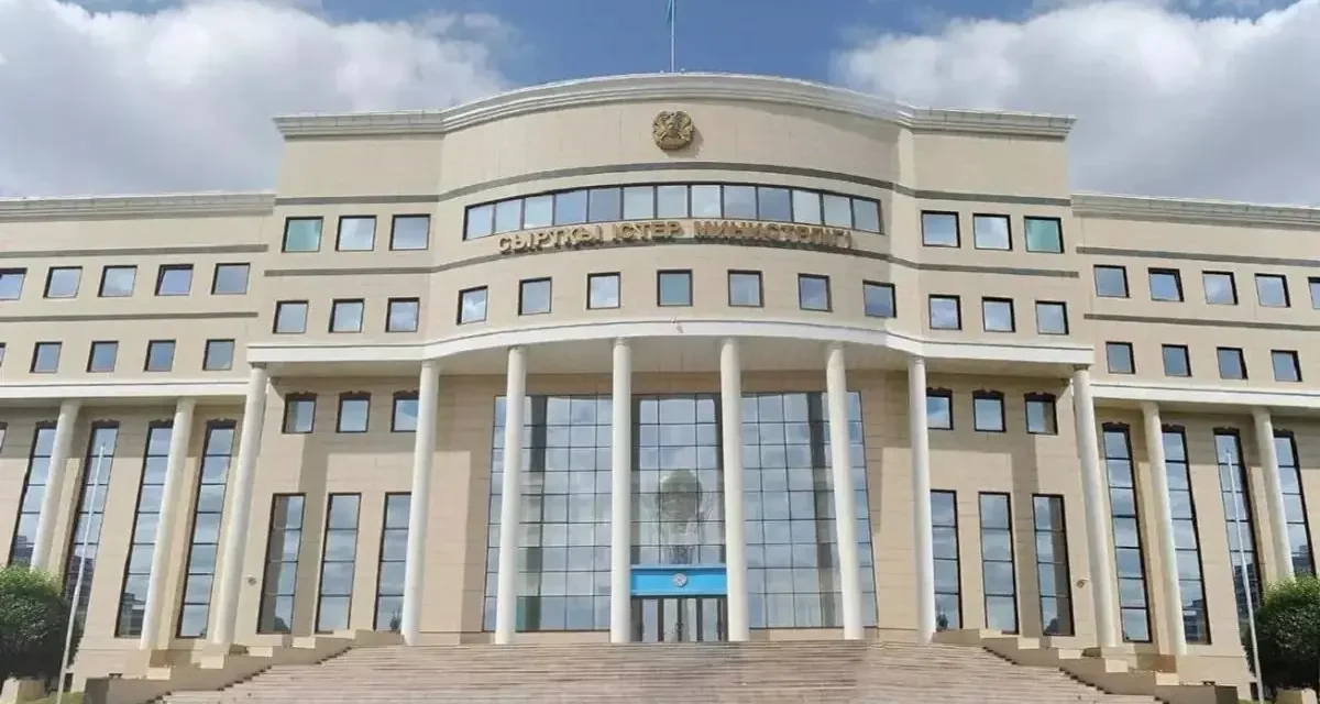 Қазақстандықтарды жауынгерлік аймақтан қайтару: СІМ Ресеймен келіссөз жүргізуде