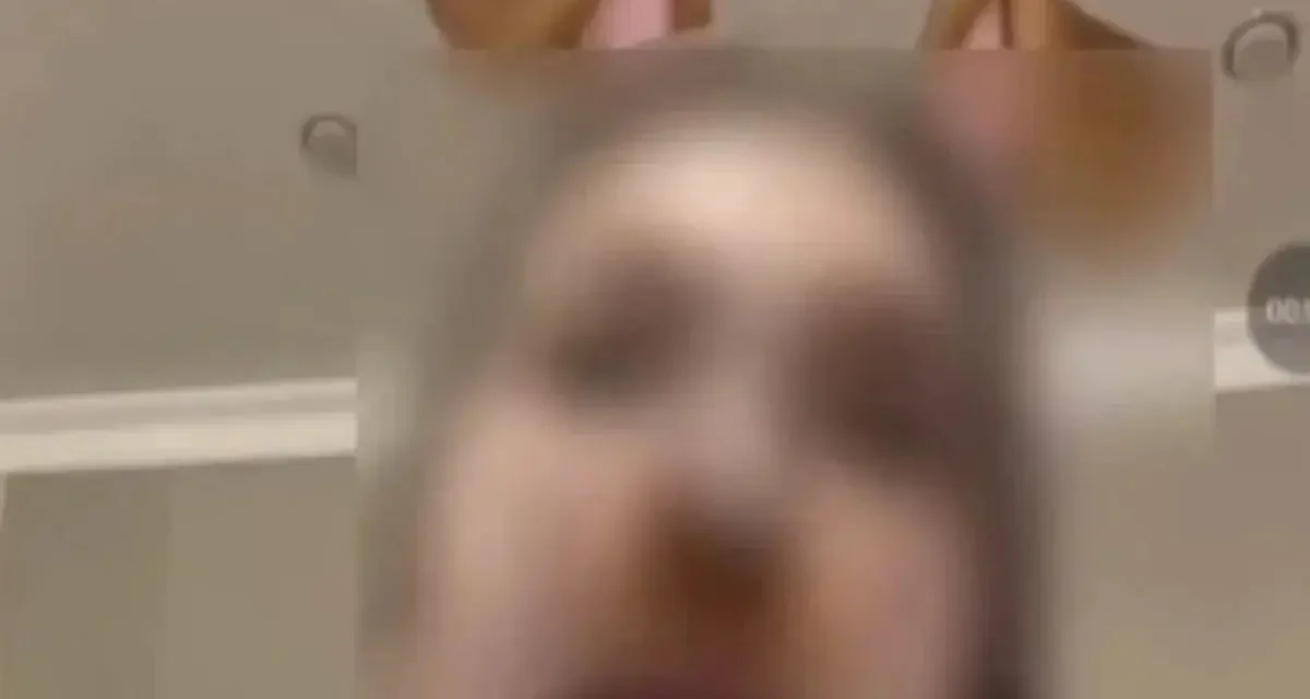 Атырауда қызының TikTok-тағы балағаты үшін анасына әкімшілік хаттама толтырылды