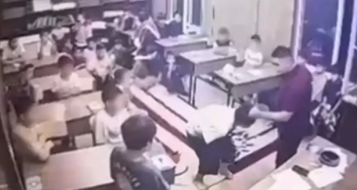 Алматы облысында балаларды аяусыз ұрған медресе ұстазы жұмысынан қуылды (ВИДЕО)