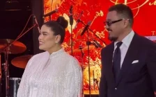 «Рекорд жасадым»: қалталы кәсіпкер Бадықоваға үйленіп алған Олжас Абайдың жазбасы көптің ашуына тиді