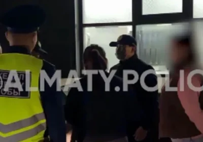 Алматыда тапанша мен оқ-дәрі ұстаған әйел қолға түсті (ВИДЕО)