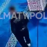 Құдай үйіндегі қылмыс: Алматыда намазханның мешіттен телефон ұрлаған сәті видеоға түсіп қалды