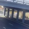 Астанада Tesla көлігімен соқтығысқан жүк көлігі көпірден құлап кетті