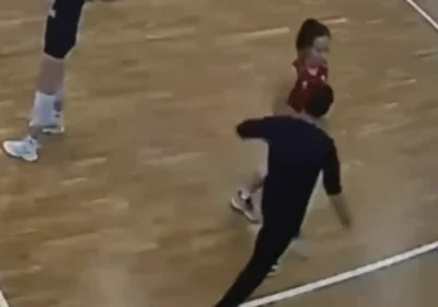 Павлодардағы жарыста бапкер спортшы қызды ұрып жіберген