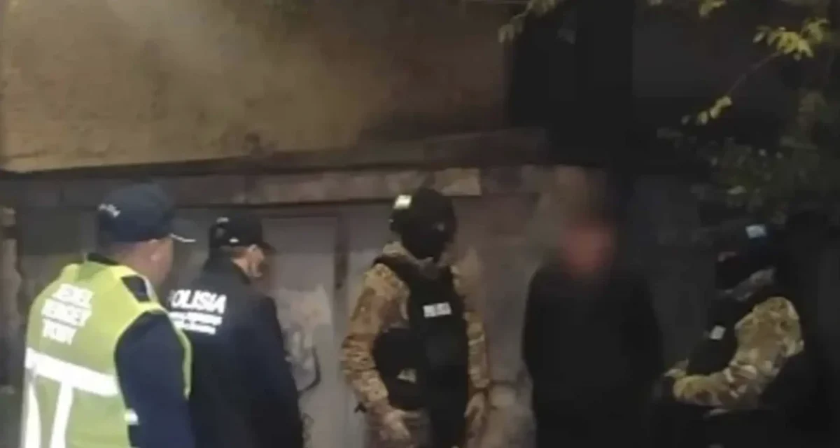 Алматыда суық қаруланып алған күдікті ұсталды