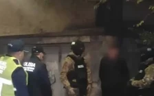 Алматыда суық қаруланып алған күдікті ұсталды