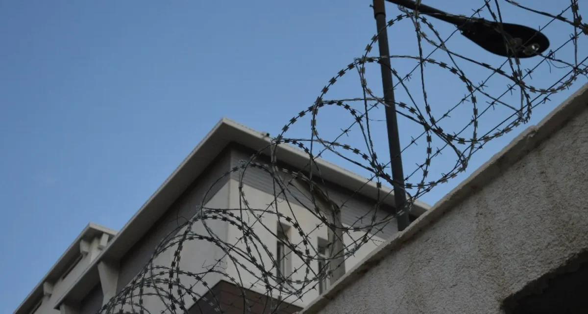 Омбыда қазақстандық машинист заңсыз мигрант үшін 2 жыл 5 айға сотталды