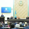 Ерлан Қошанов Республика күні қарсаңында мемлекеттік наградалар тапсырды