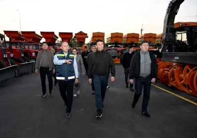 Құрметтеуіміз қажет: Алматы әкімі «Алматы Тазалық» кәсіпорнының жаңартылған базасын аралады