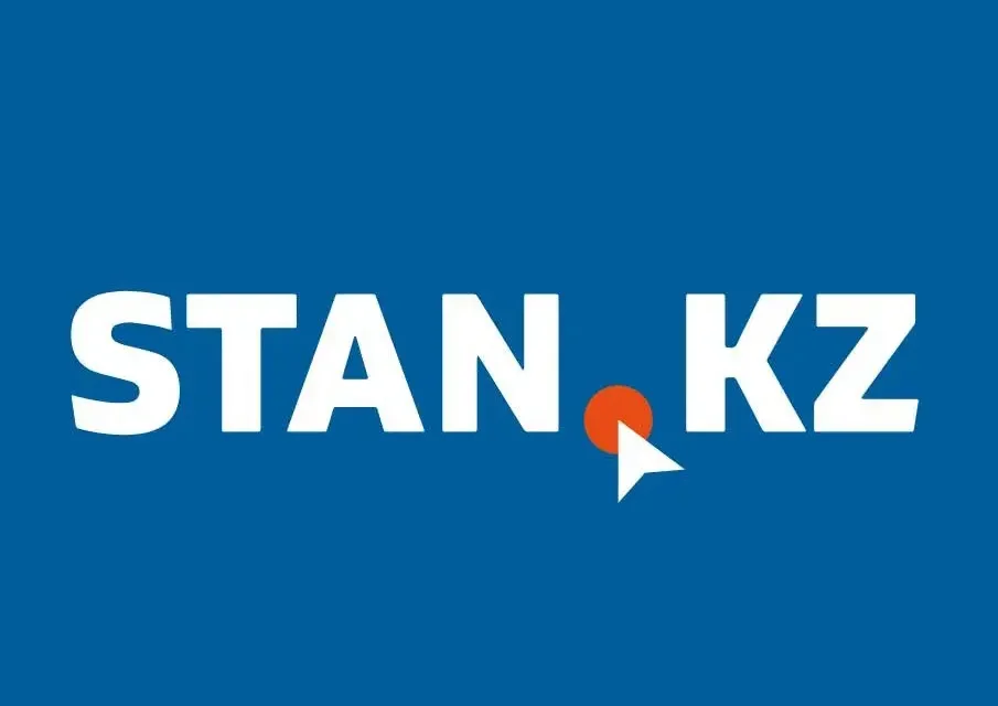 Атырауда Республика күніне орай Мемлекеттік ту көтерілді